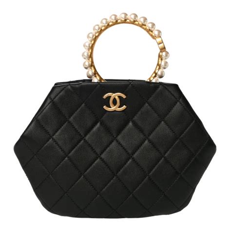 CHANEL Lambskin Quilted Pearl Crown Clutch Bag Black 1061012 FASHIONPHILE