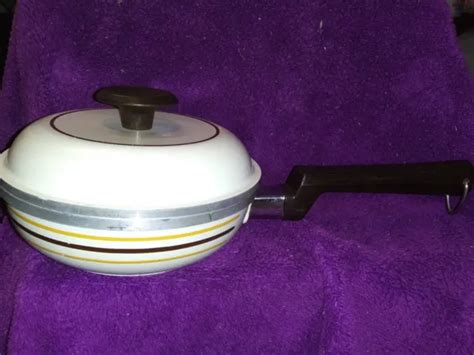 Vintage Regal Ware Cast Aluminum Quart Pot W Lid Sauce Pan Cream W