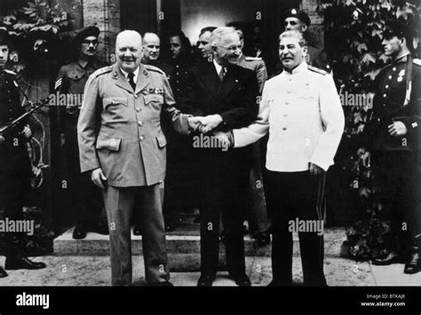 Die Potsdamer Konferenz Winston Churchill Truman Und Josef Stalin 1945 Stockfotografie Alamy
