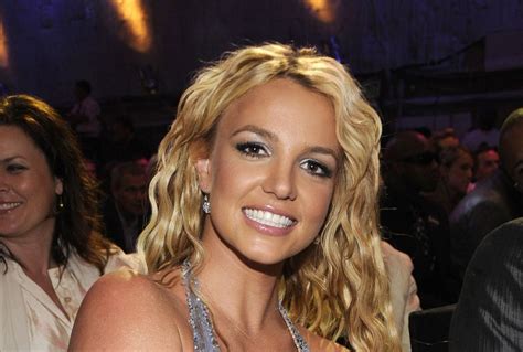 Britney Spears Side View Photo