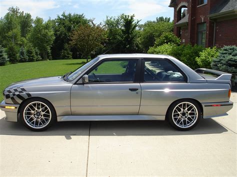 1988 BMW E30 M3 with inline 6-cylinder S52 Engine Up for Grabs in Chicago - autoevolution