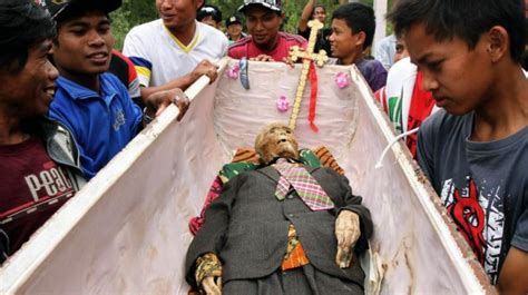 You Look So Beautiful Indonesians Celebrate The Dead In Ancient Ritual