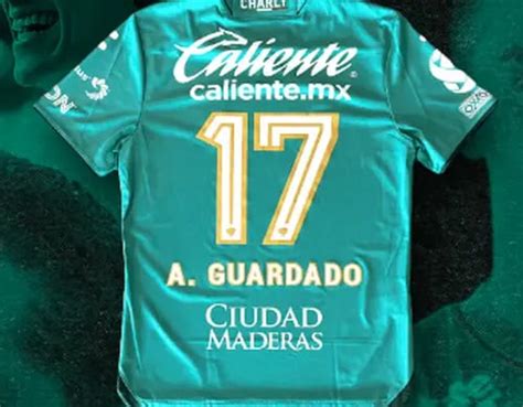 Liga Mx ¿cuánto Costará La Jersey De Andres Guardado En La Tienda