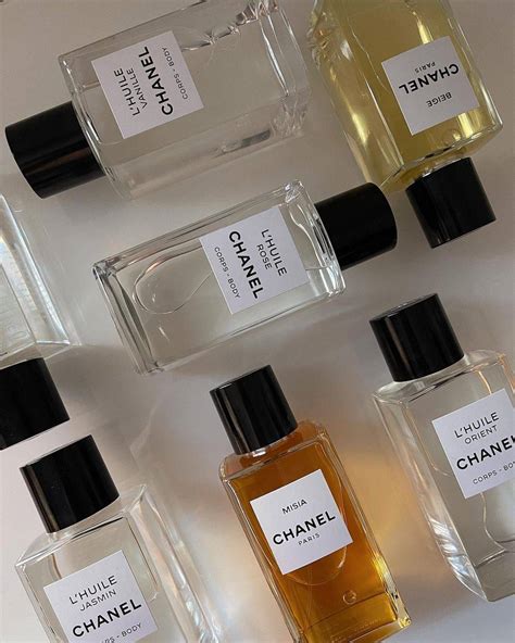 These Are The Top 5 Best Chanel Perfumes Of All Time Who What Wear Uk
