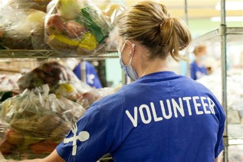 Volunteer Your Time At Uptown Food Pantries This Holiday Season