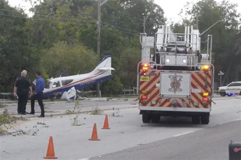 Plane Crashes Onto Highway In Florida In Dramatic Video Daily Star