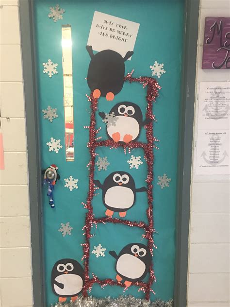 penguin christmas classroom door que tus días sean felices y brillantes christmas classroom