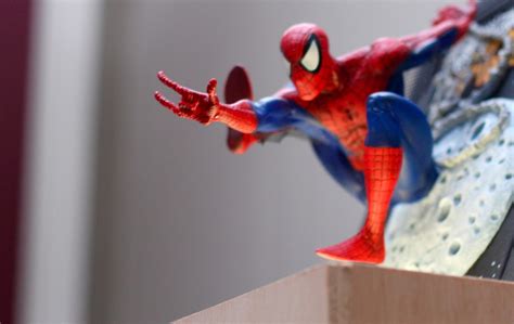 Geek Diy Bam Marvel Comics Spider Man Statue Display Pedestal Stand