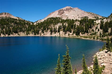 The Sapphire Lake Helen In Northern California Is Devastatingly Gorgeous