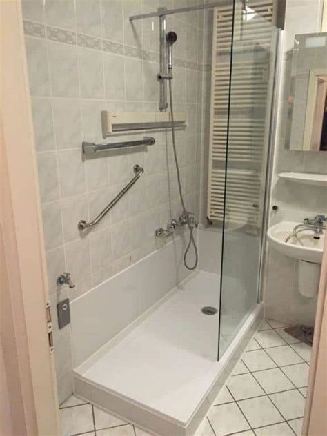 Nicht immer nur duschen oder nicht immer nur baden. Wanne zu Dusche 003 - Seniorenbad24