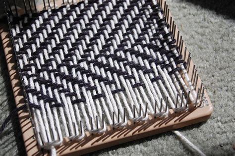 Diagonal Twill Tutorial By Abmatic Via Flickr Loom Weaving Weaving