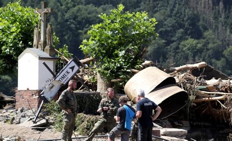Almanyadaki Sel Felaketinde Can Kayb E Y Kseldi Trabzon Haber