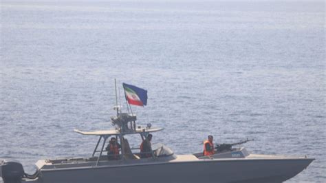 برخورد پرتنش قایق‌های سپاه و دو کشتی آمریکایی در خلیج فارس Euronews