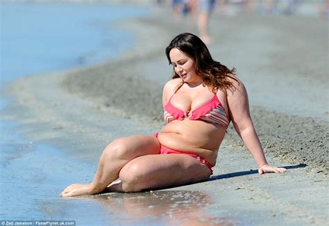Chanelle Hayes Squeezes Her Ample Assets Into A Frilly Pink Bikini In Alicante Daily Mail Online