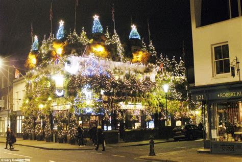 Dec 01, 2019 · decorating a christmas tree isn't just a matter of layering on every single ornament and hoping for the best. Is this Britain's most Christmassy pub? Churchill Arms in ...