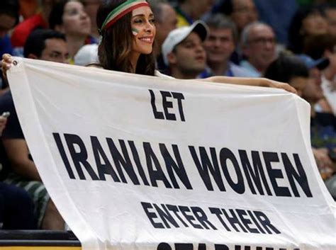 Wl 2017 Italian Police Removes Two Iranian Female Fans From The Stands