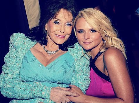 Miranda Lambert on Twitter: "I’m so heartbroken to hear about Loretta’s