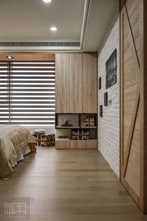 Wood And Earthy Colour Palette Modern Apartment By Manson Hsiao Of Hui