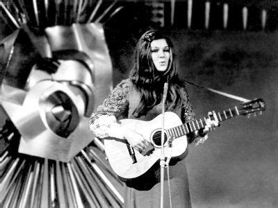 En 1969, elle remporte à égalité avec trois autres concurrentes le concours eurovision de la chanson avec le titre de troubadour à madrid. Lenny Kuhr - The Netherlands, one of the four winners of ...