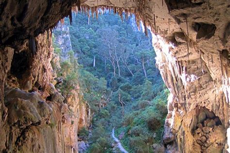 Jenolan Caves Via The Blue Mountains