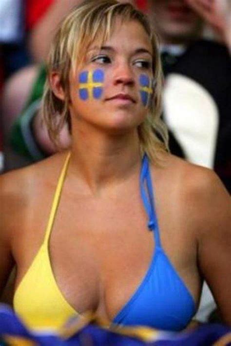 Pin By Ed Pawley Winterbill On Im Eclectic Lets Play Swedish Women Football Girls