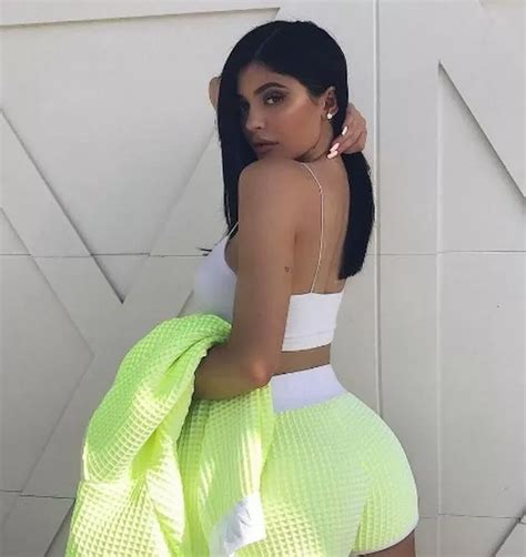 Kylie Jenner Flaunts Tiny Waist And Impossible Curves In Racy