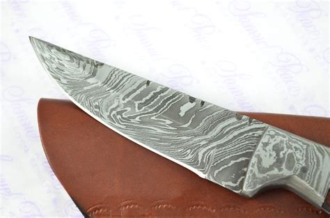 Astounding Damascus Steel Bowie Knife With Rosewood Scales Inc Leather