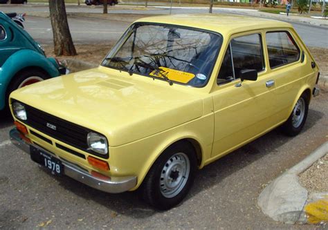 Qual foi o primeiro carro da Fiat lançado no Brasil