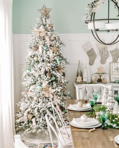 20 Green And White Christmas Tree Decorations