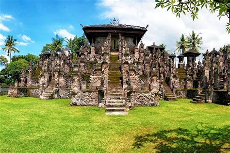 Pura Beji Temple In Bali Old Temple In North Bali Go Guides