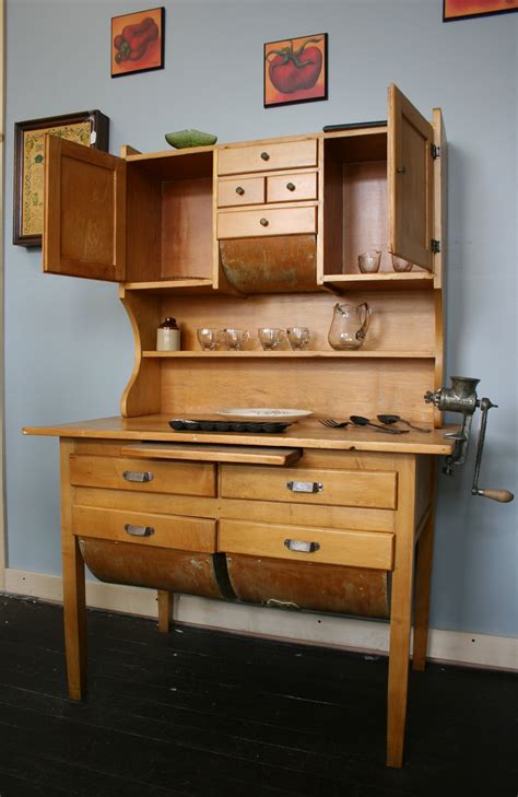 Antique possum belly kitchen cabinet. Possum Belly Baker's Table? | Antiques Board