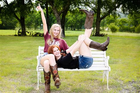 Luscombe Farms Senior Girl Group Photo Session Whats Your Style