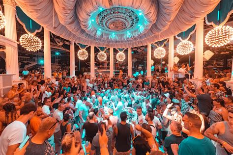 Ibiza chillout unlimited, lounge ibiza — kiss, party, chill out 2020 03:46. Es Paradis delivers opening party extravaganza | Ibiza ...