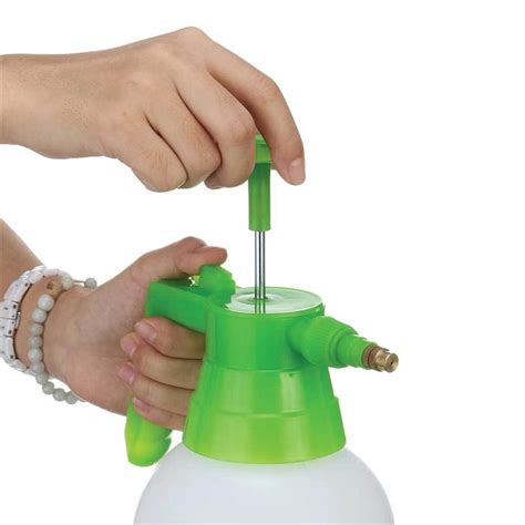 2l Hand Held Pressure Sprayer Plastic Pump Bottle Portable