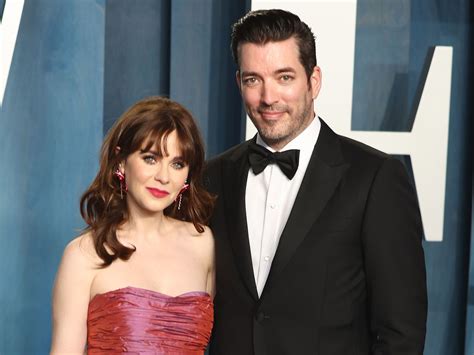 Zooey Deschanel And Jonathan Scott Are So Excited To Host The Holidays
