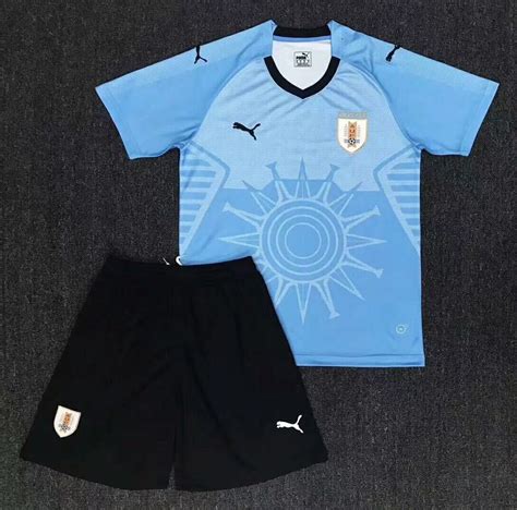 A camisa da seleção do uruguai é o uniforme titular da seleção uruguaia para 2018, fabricada pela puma, é uma ótima opção para jogos e dia a dia. Uniforme Adulto Camisa E Shorts Seleção Uruguai Copa 2018 ...