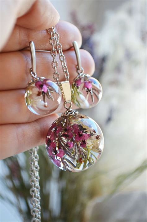 Rose jewelry jewelry accessories gold jewellery wooden jewelry handmade jewelry unique jewelry artisanal women's earrings diy resin earrings. Resin jewelry set with flowers | Resin jewelry, Resin ...