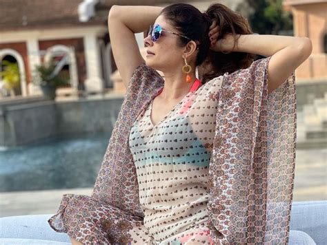 Ageless Beauty Pooja Batra Sizzles In Bikini