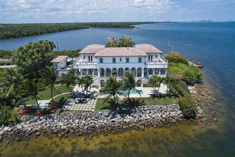689 Million Waterfront Home In Coral Gables Fl Homes Of The Rich