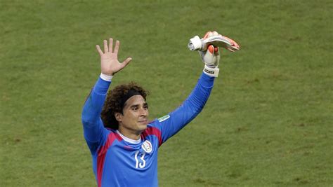 Ted mosby zeigt euch spox die besten doppelgänger der sportstars: WM 2014 in Brasilien: Fußball-Torwart Ochoa als Mexikos ...