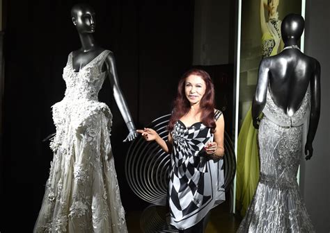 Skleněné šaty Blanky Matragi Se Dostaly V Muzeu Rekordů Do Síně Slávy