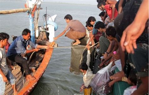 The Indonesian Villagers Saving Migrants Bbc News