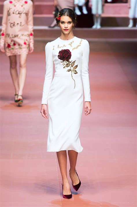 Model Eva Herzigova In A White Pencil Dress At Vogue Fashion Party In