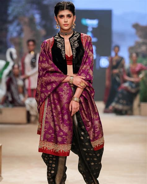 Day 2 - Anju Modi (1) - ShaadiWish