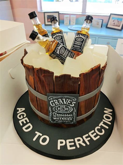 Cake bakers have a huge challenge in designing cakes for men who are looking for a particular style. The Best Ideas for Mens 30th Birthday Cake Ideas | Verjaardagstaart, Taart ideeën, Cake