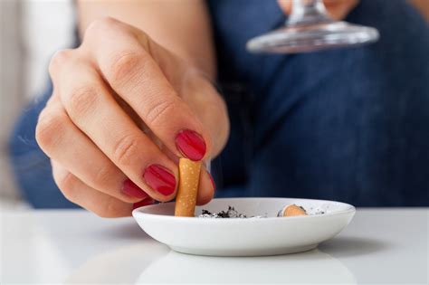 simple trick helps women quit smoking