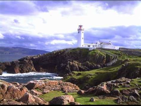 The culture of our hawaiian islands is steeped in the values of kuleana (responsibility) and aloha. Noel McLoughlin - Far away in Australia - YouTube