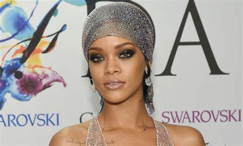 This Sexy Rihanna Halloween Costume How To Lets You Channel One Of Her