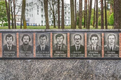 His body was never recovered, but chernobyl workers maintain his memorial and leave fresh flowers, candies, and cigarettes. asociación CHERNOBIL elkartea: A la memoria de las ...