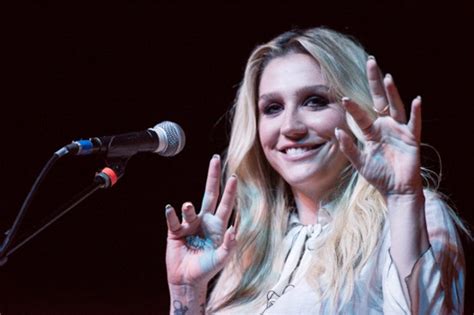 Kesha Changes Diddy Lyric During Live Performance Of Tik Tok